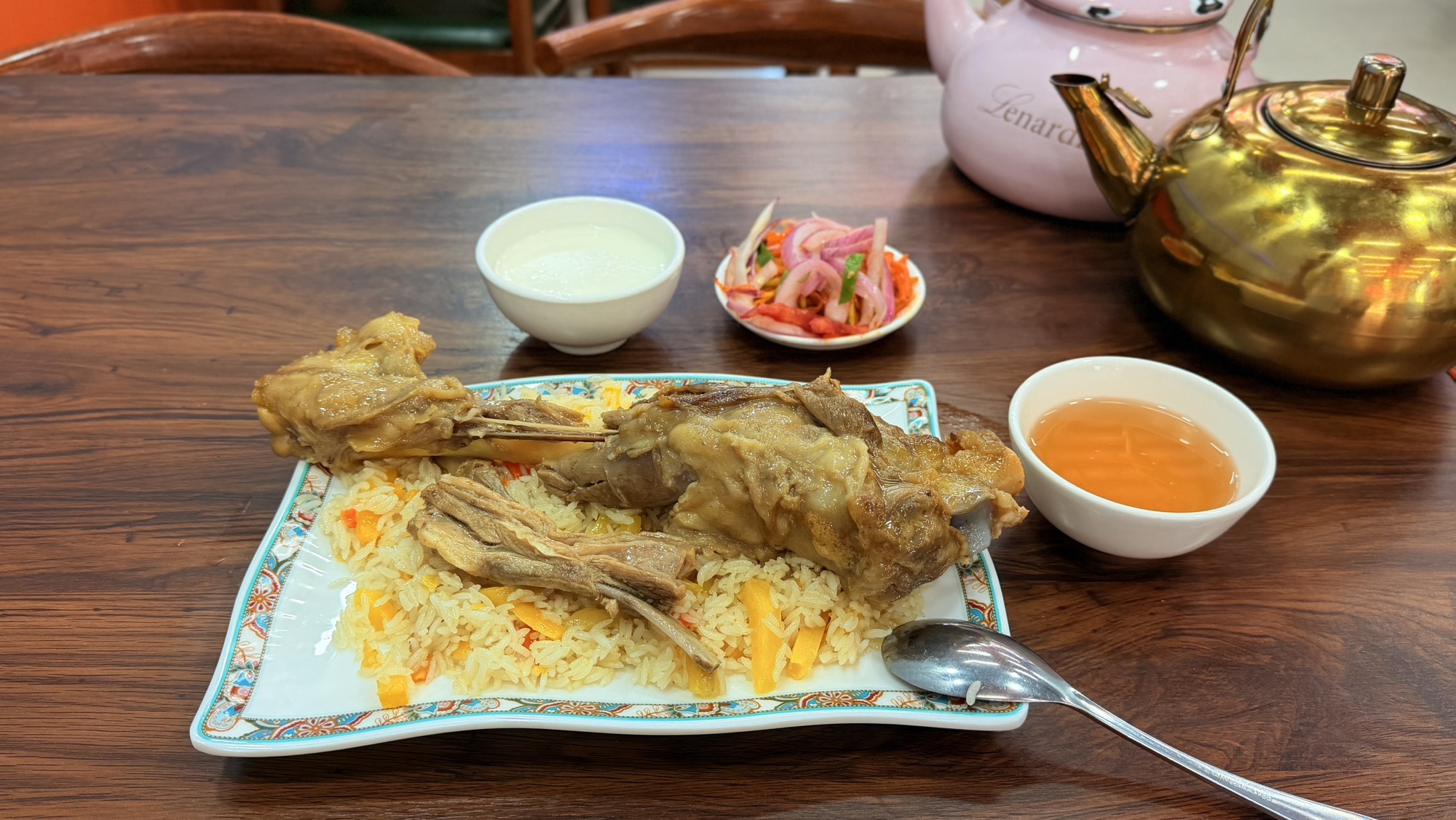 品丰抓饭馆