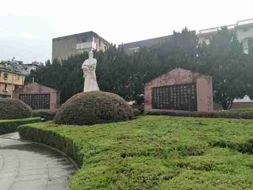 辛弃疾广场旅行图片 1