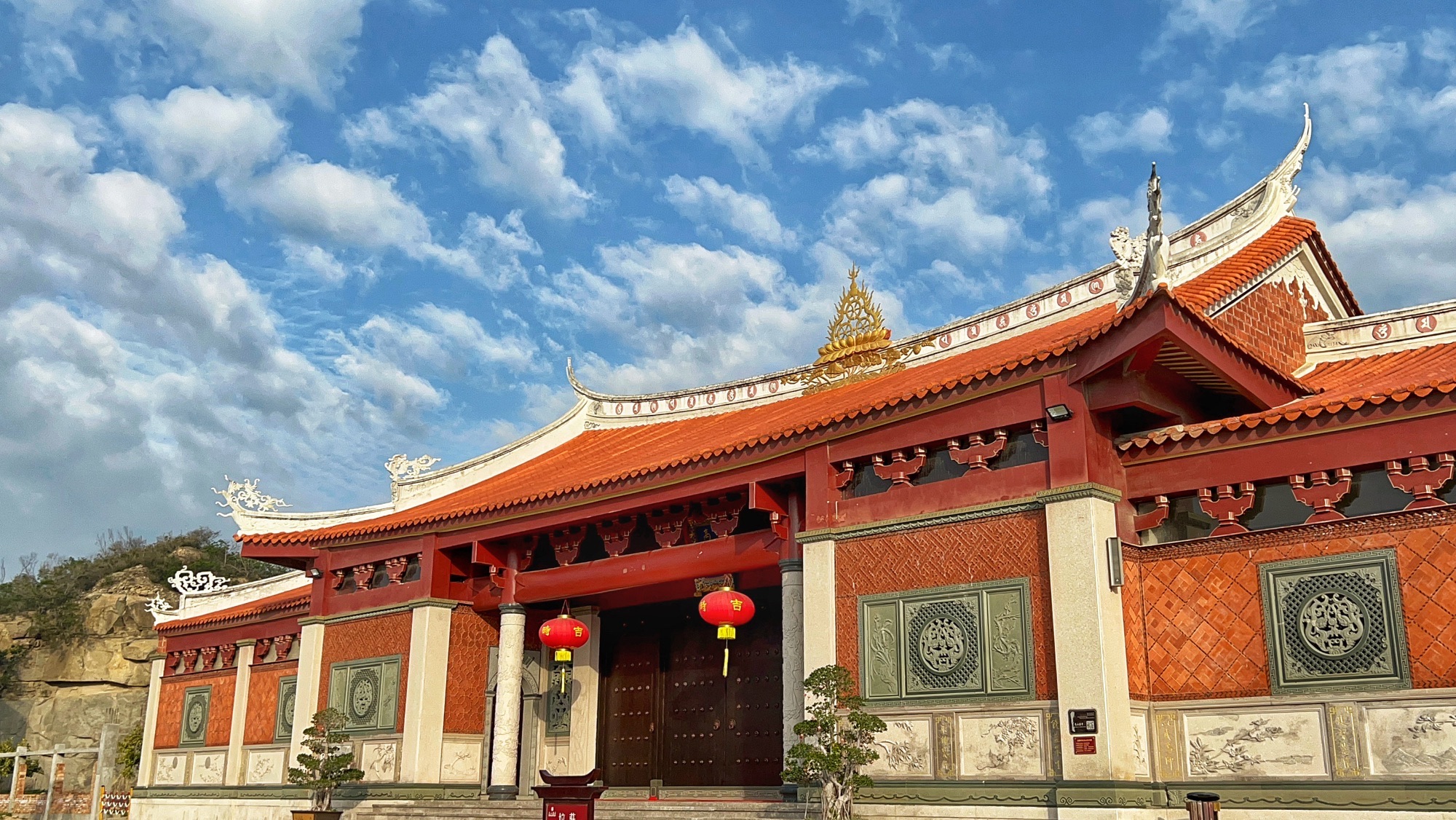 高山岩寺实景照片