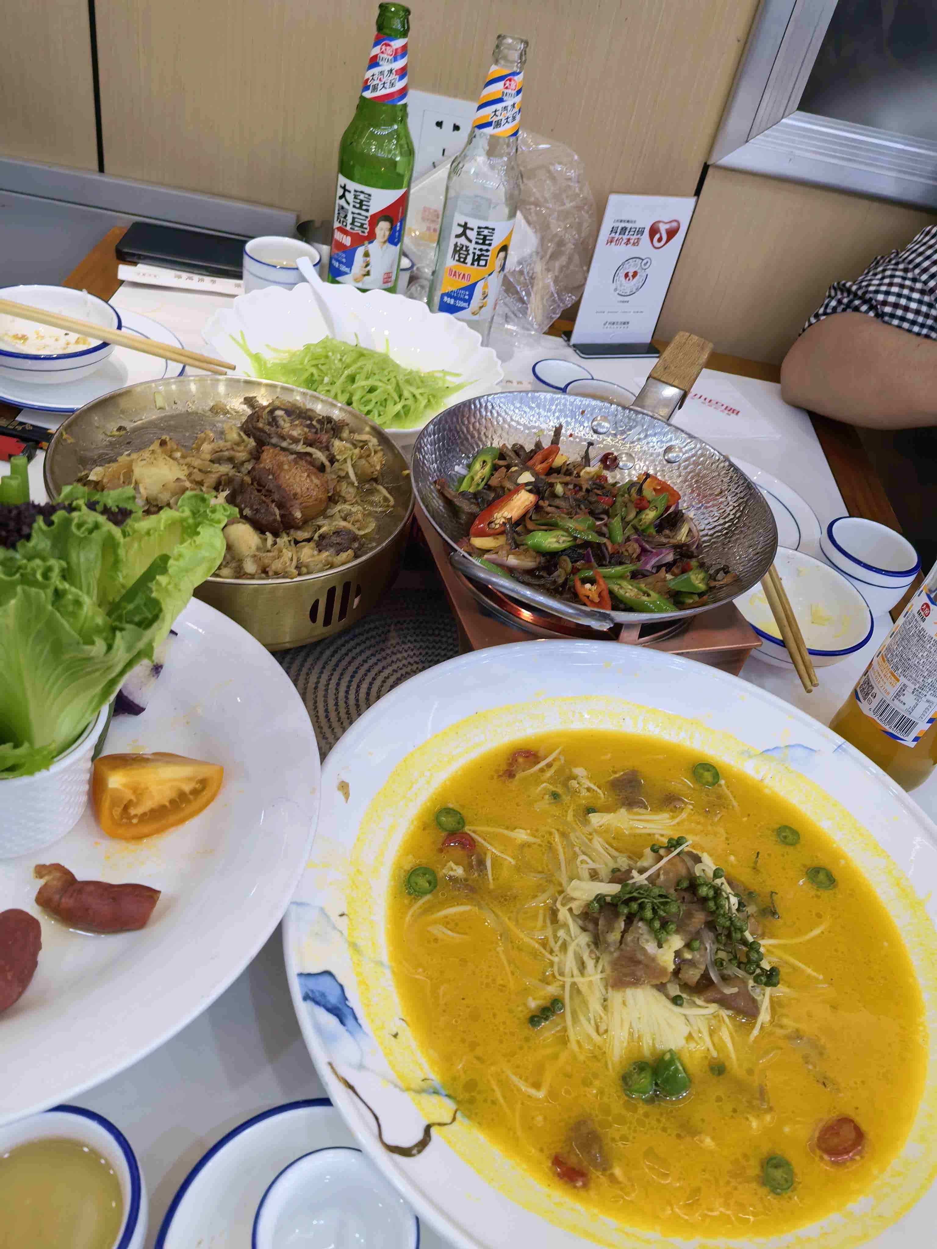 小巴盟西北菜牛大骨
