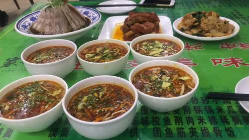 令氏家外家周秦食府(高新店)