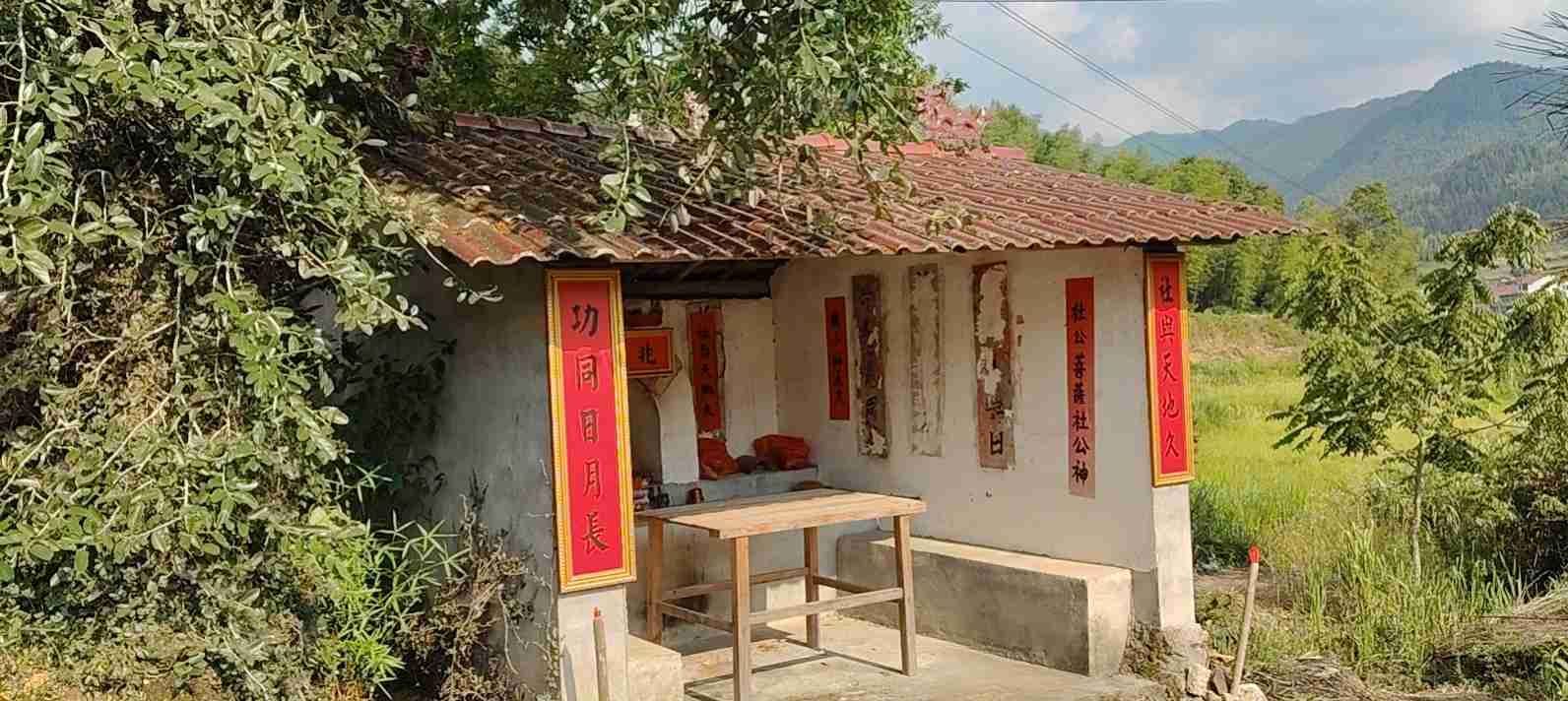 庭燎村曹垅土地庙实景照片