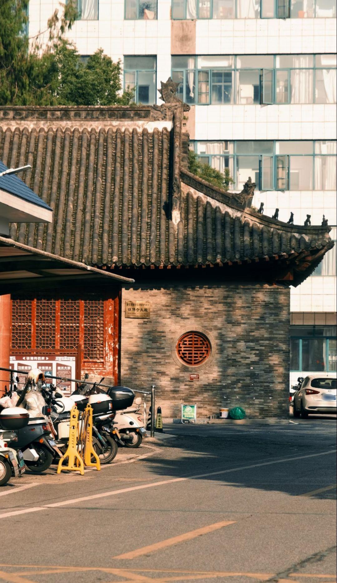 铁佛寺大殿实景照片