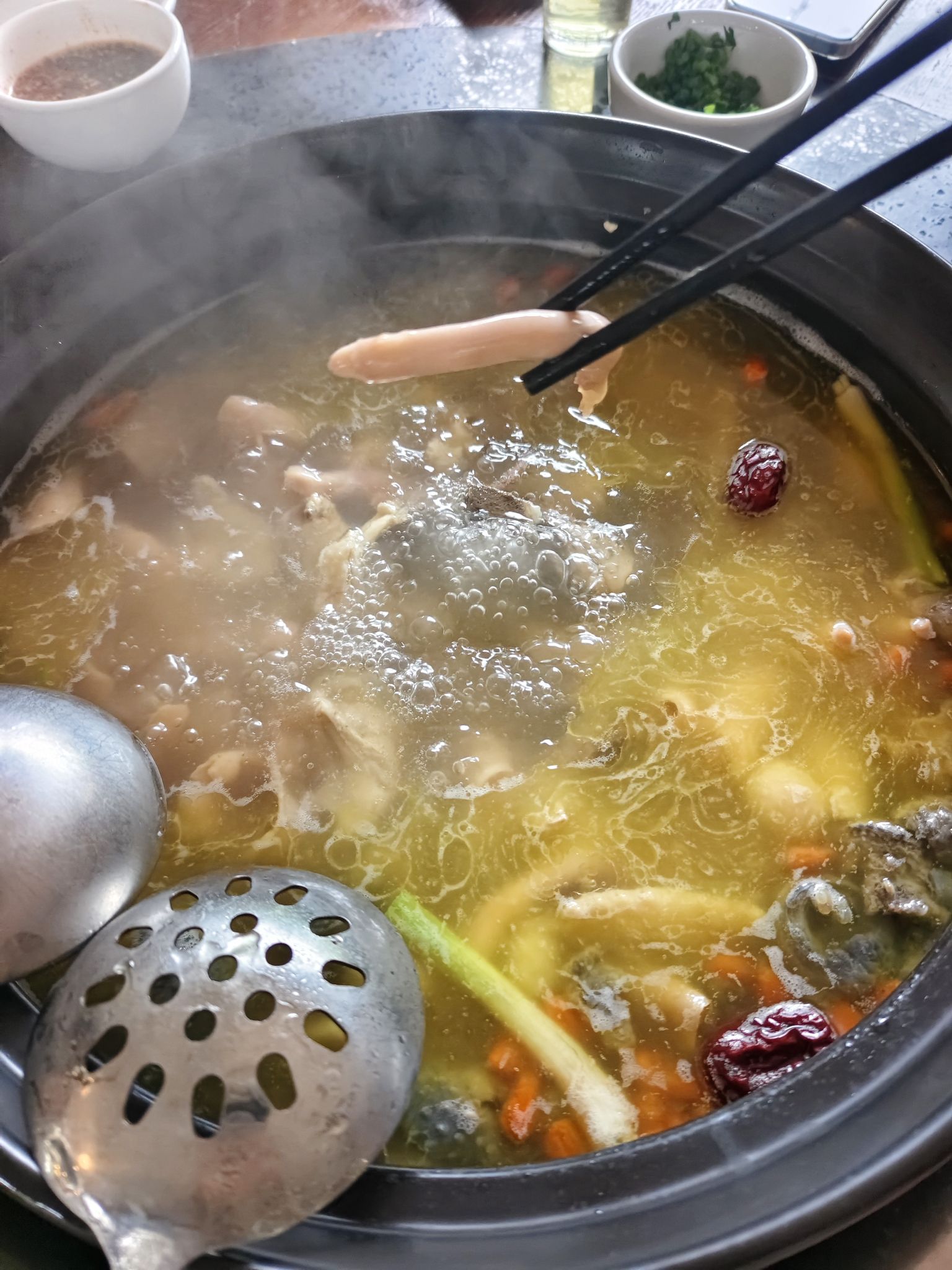 鱿鱼炖鸡(文苑路店)