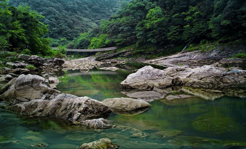 燕子河大峡谷景点图片