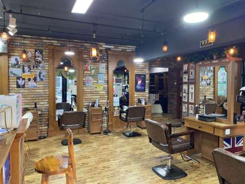 审美造型(香江风景城1期店)