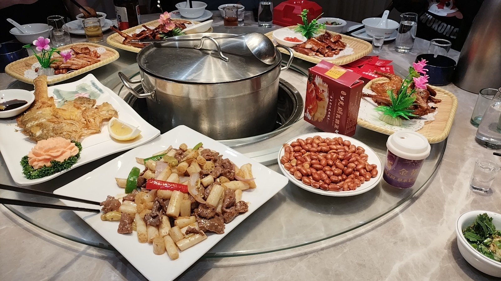 光明乳鸽王.客家菜