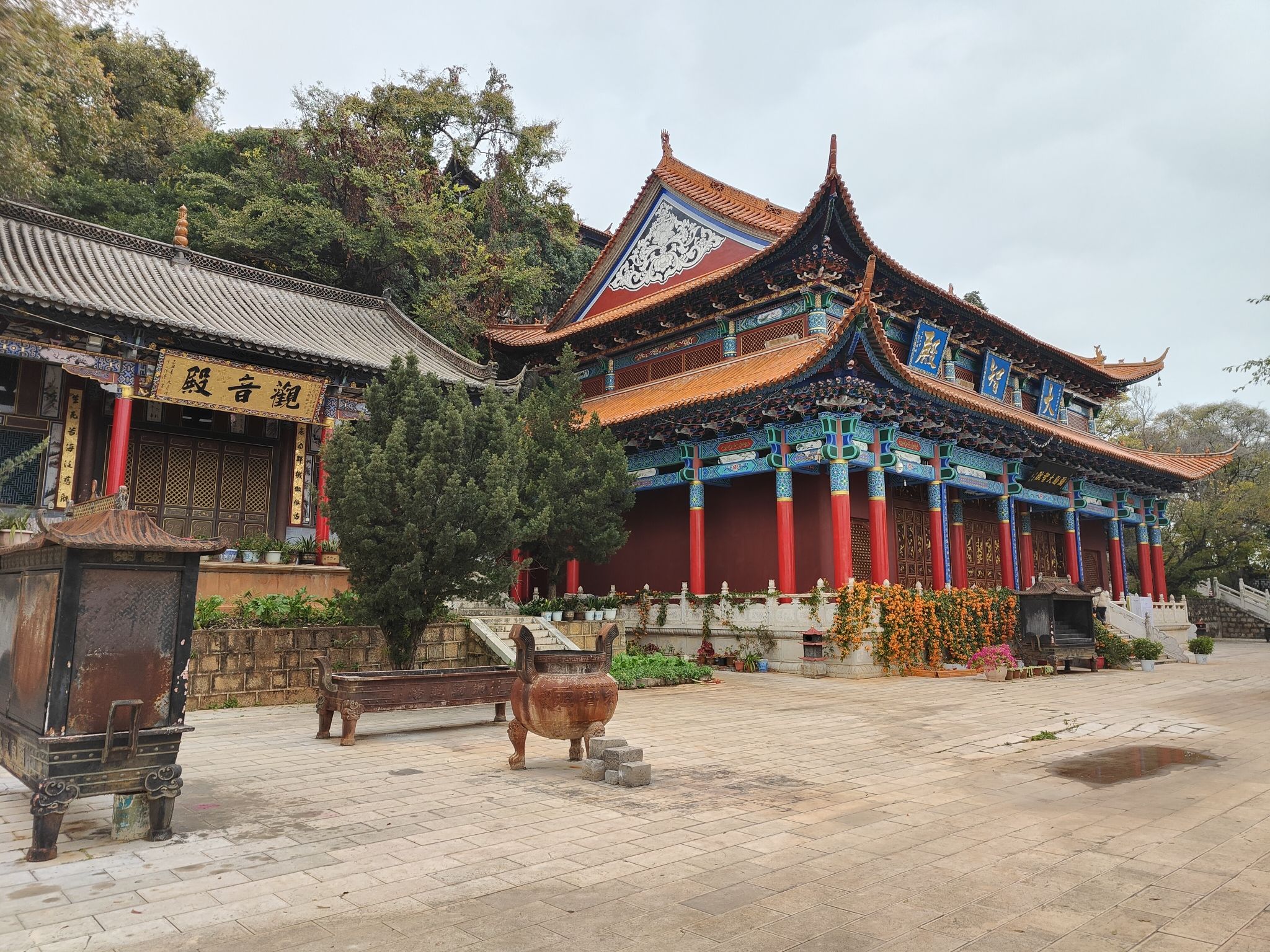 云南弥勒大佛-弥勒寺大智殿实景照片