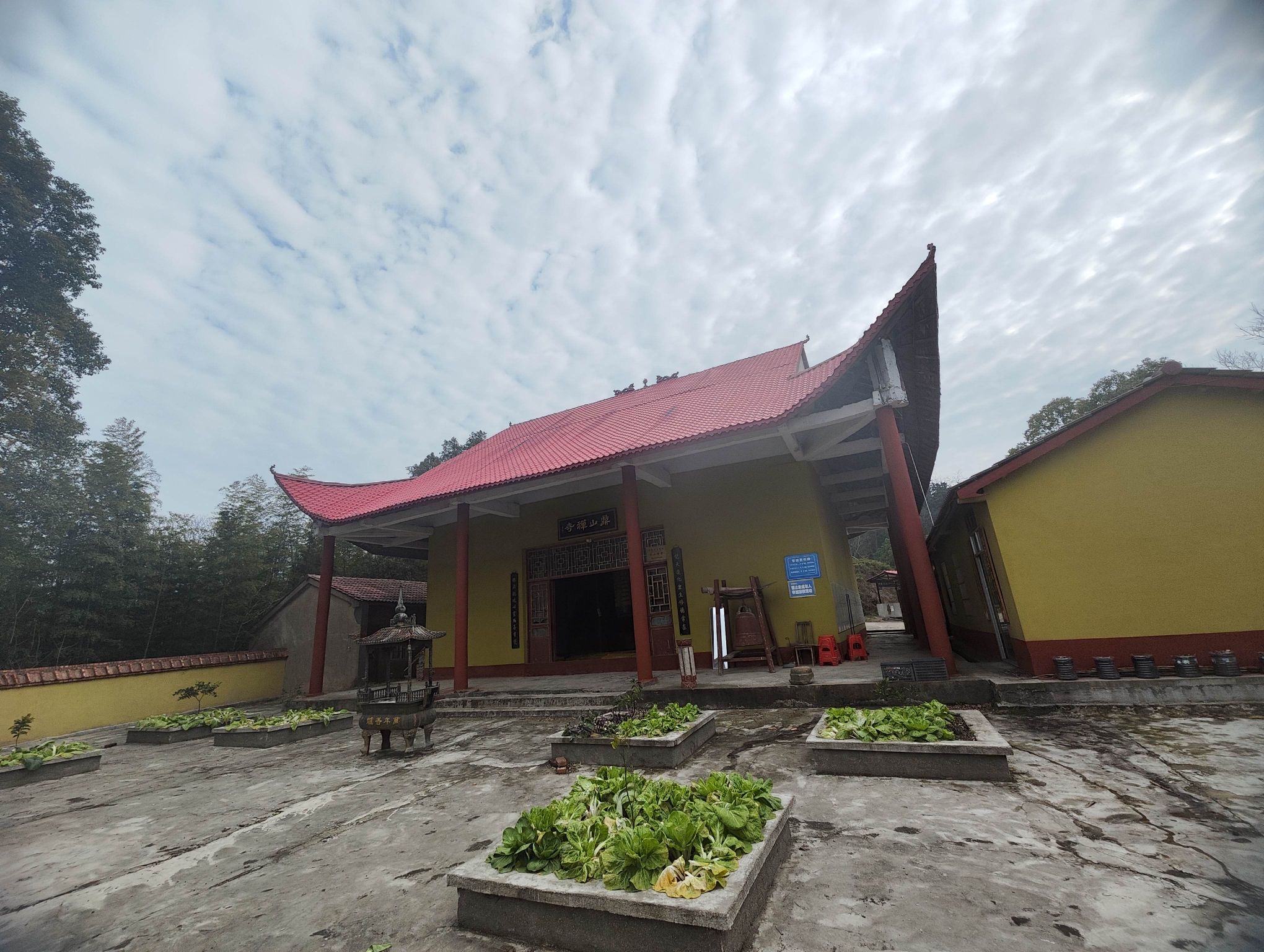 鼎山寺实景照片