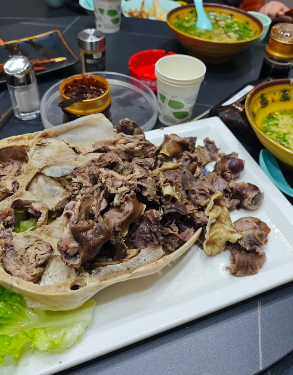 中腾餐饮一分利美食城(总店)