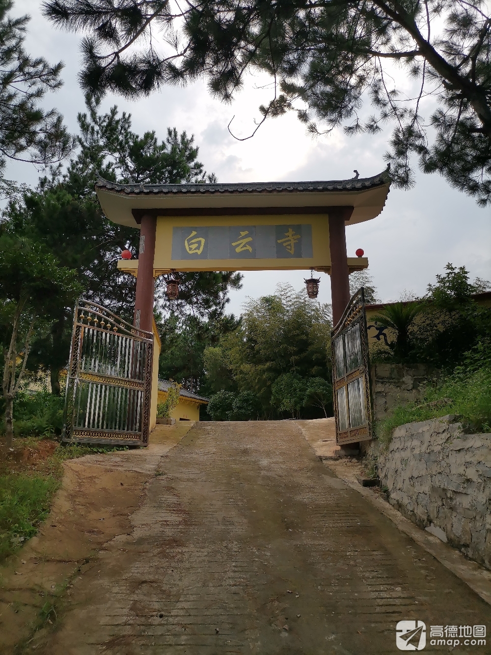 浠水县绿杨乡鸡鸣河中庙村白云寺实景照片
