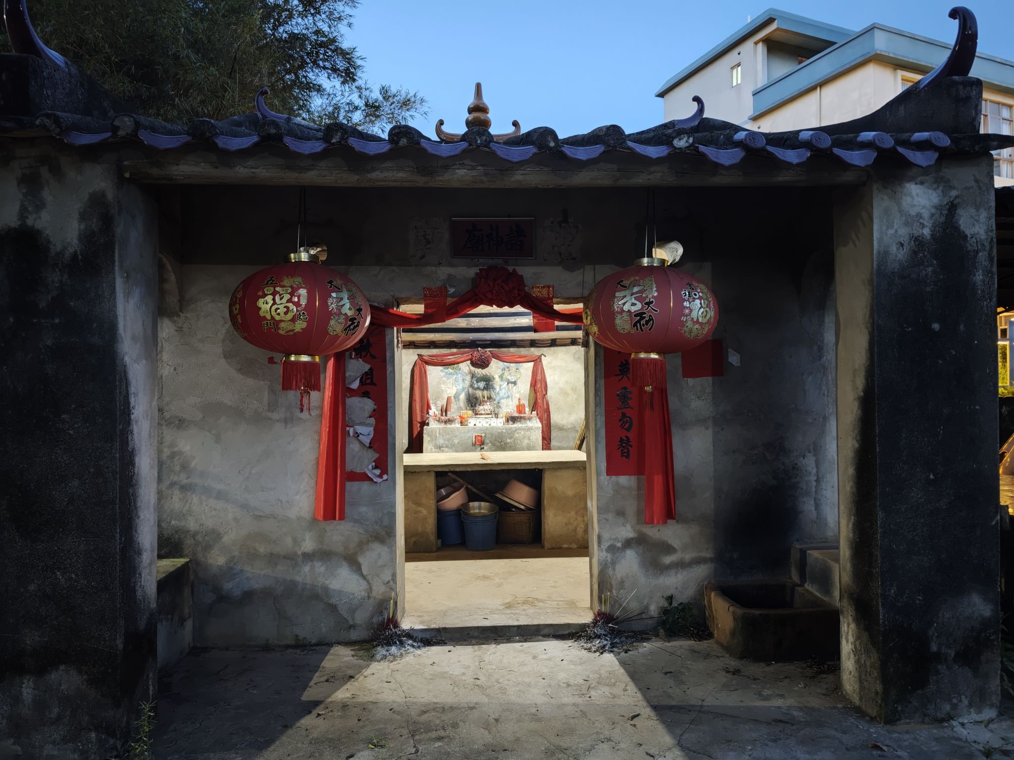 诸神庙实景照片