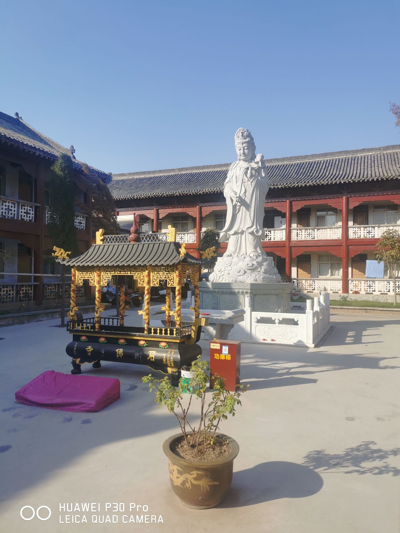 石佛寺实景照片