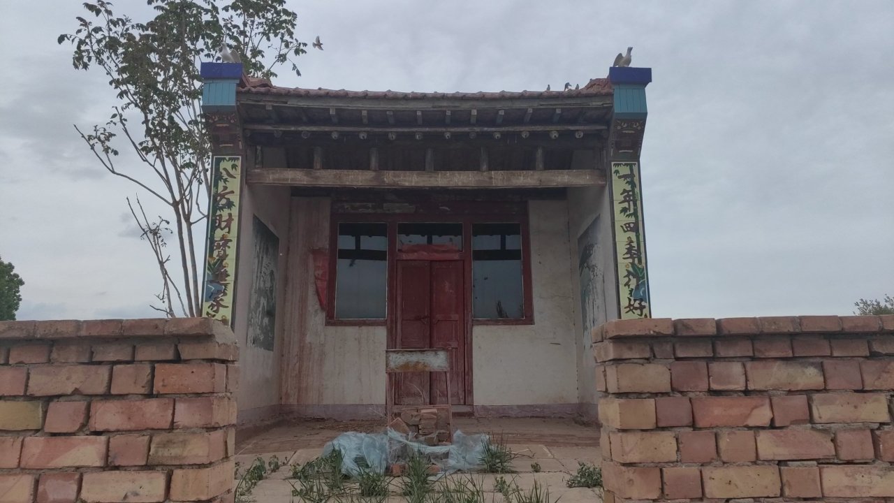 胡家堡村三队土地庙实景照片