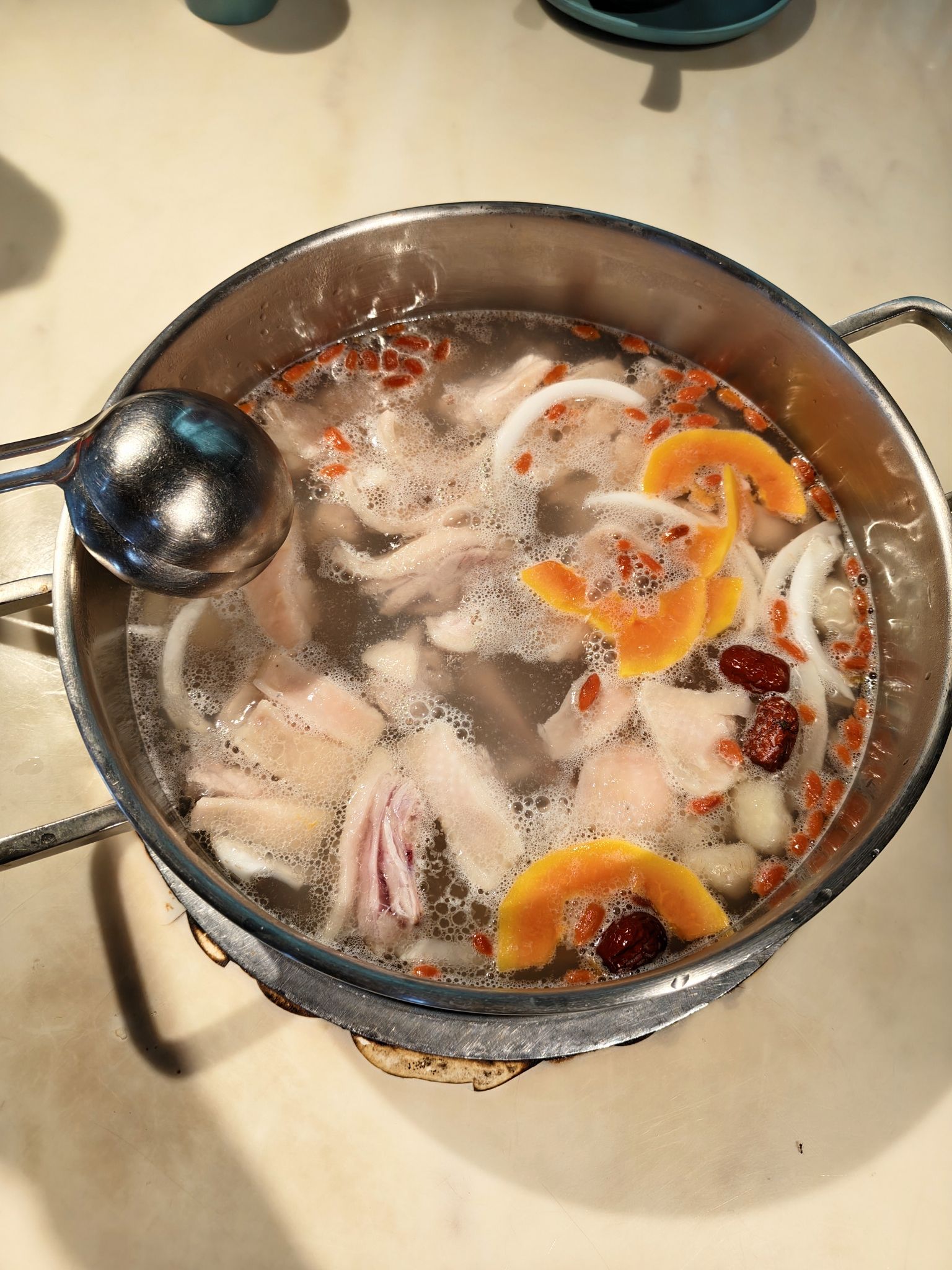 周周椰子鸡·糟粕醋海鲜火锅(亚龙湾森林公园店)