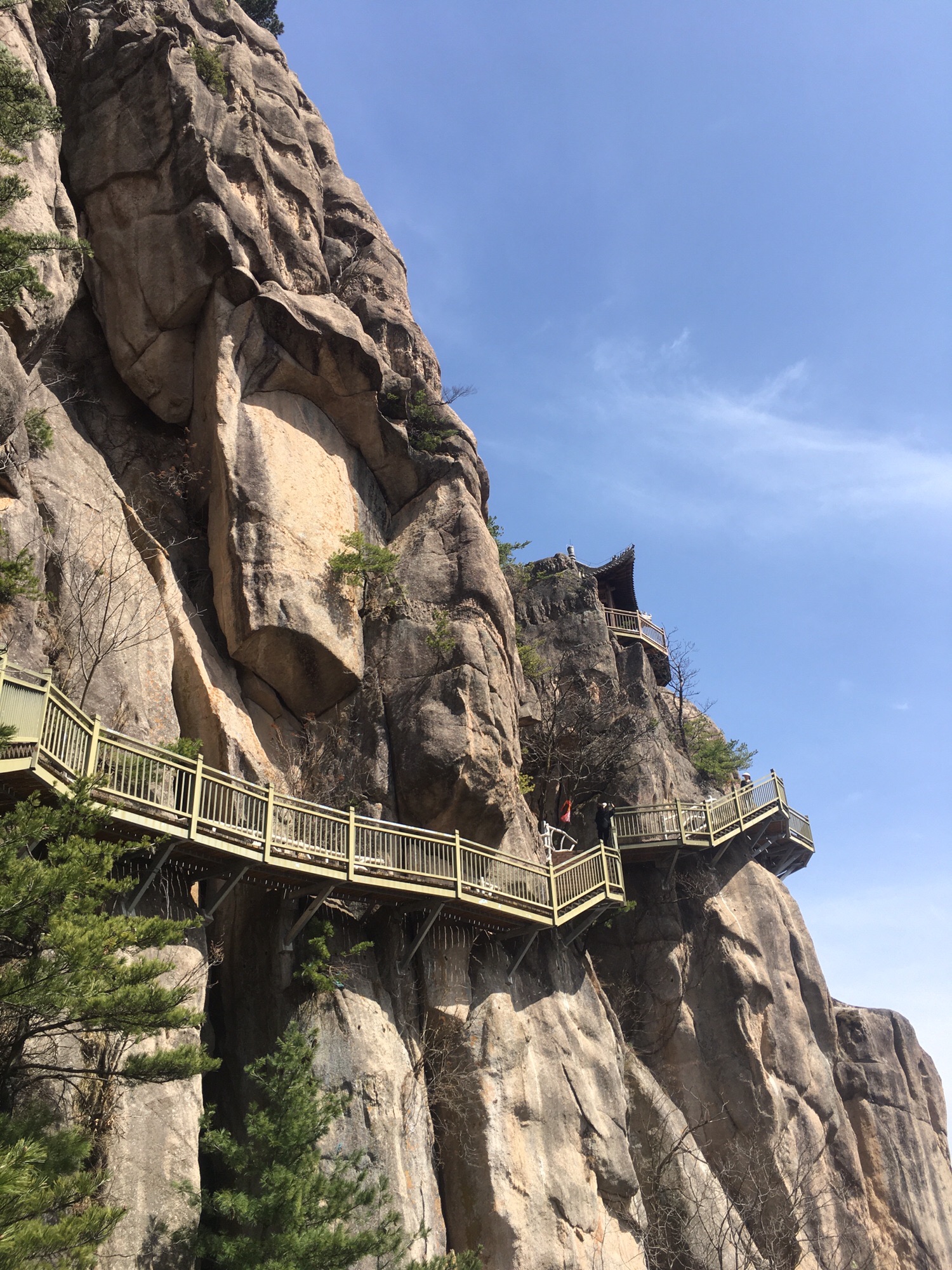 鸡峰山庙实景照片