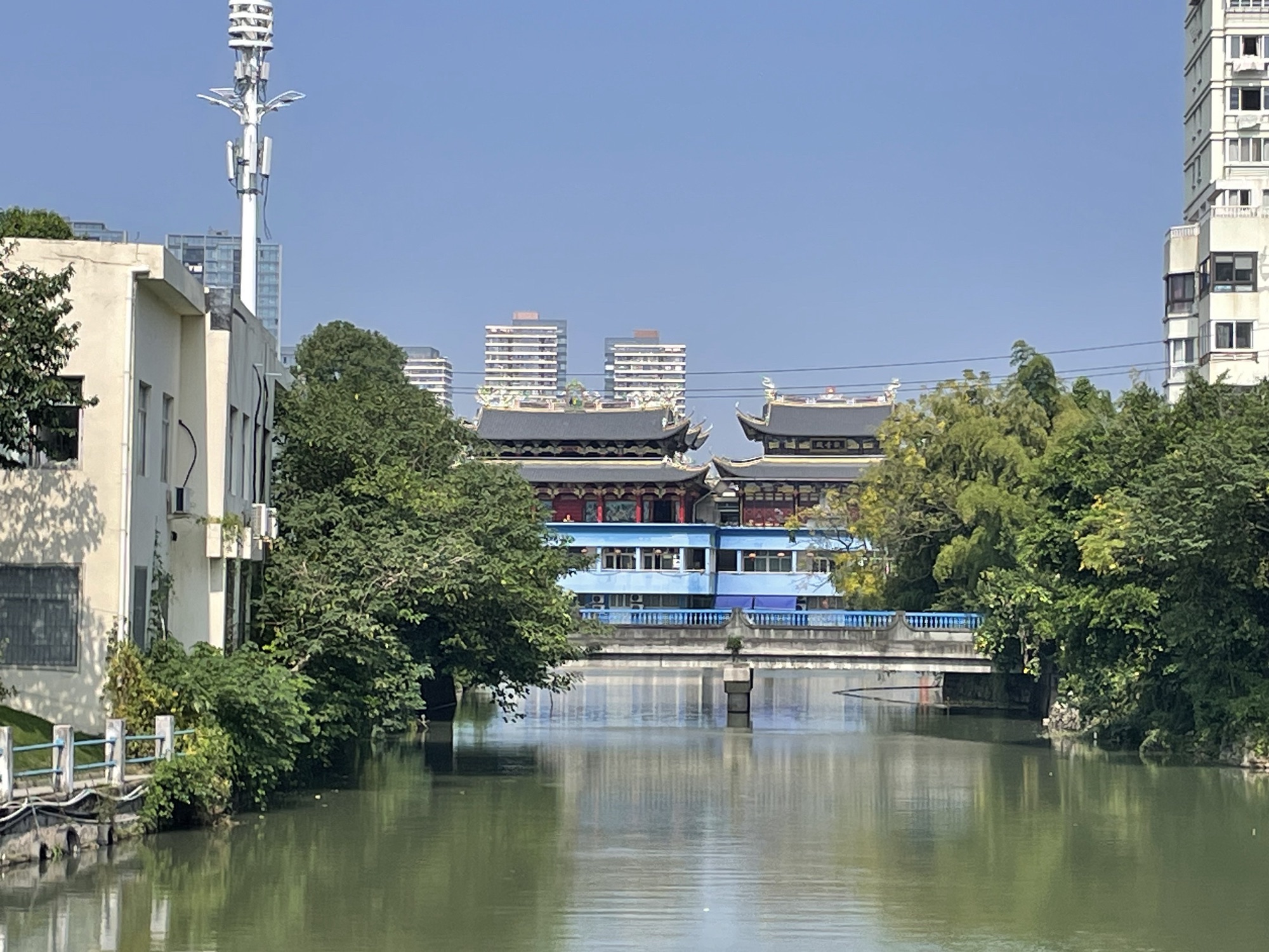 洪殿实景照片