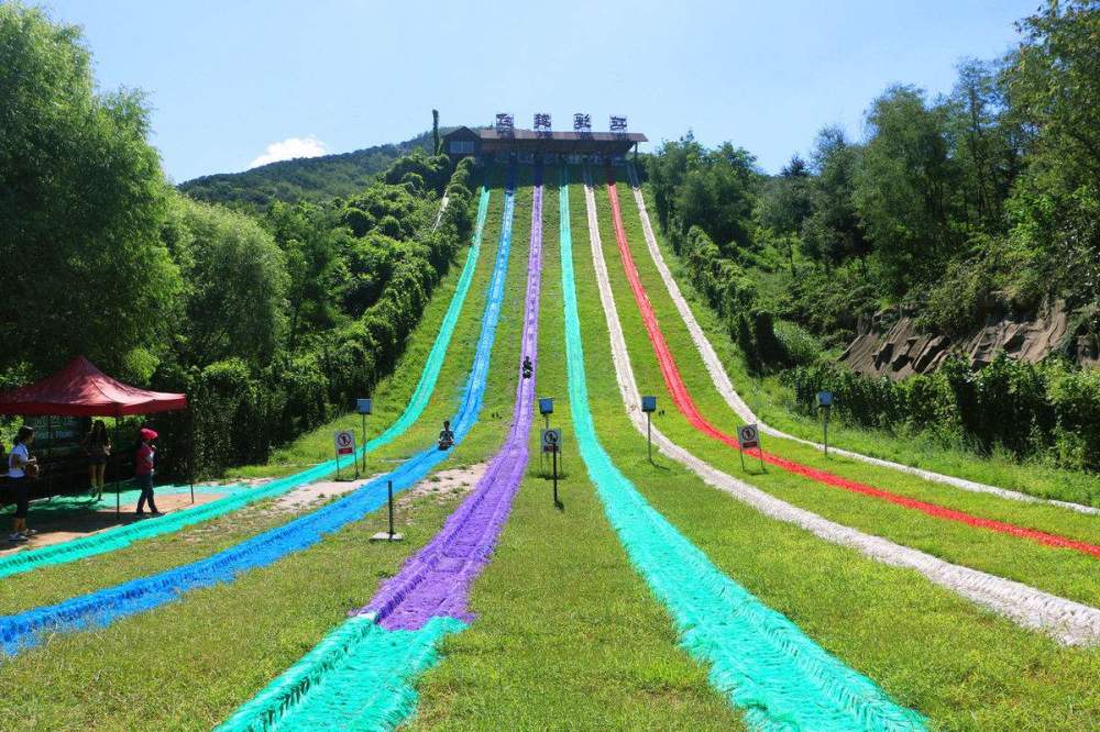 雪山彩虹谷景点图片