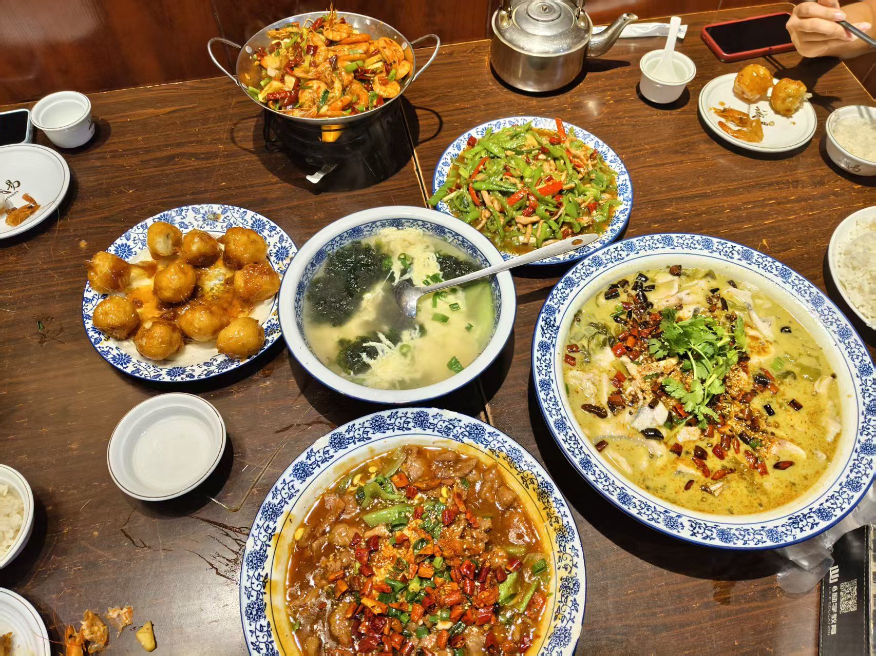 胡二海鲜烧烤城(金大地龙湖中心店)