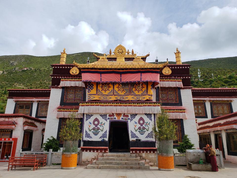 雄色寺实景照片