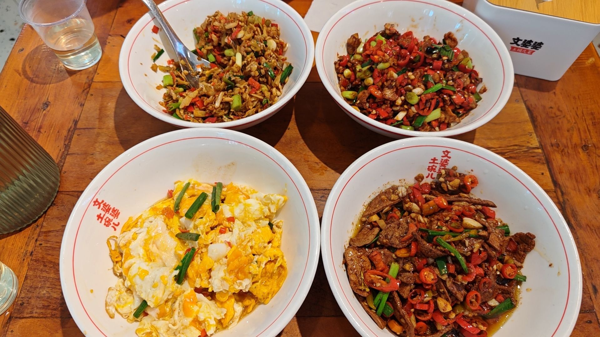 文婆婆土碗菜馆(达州首店)