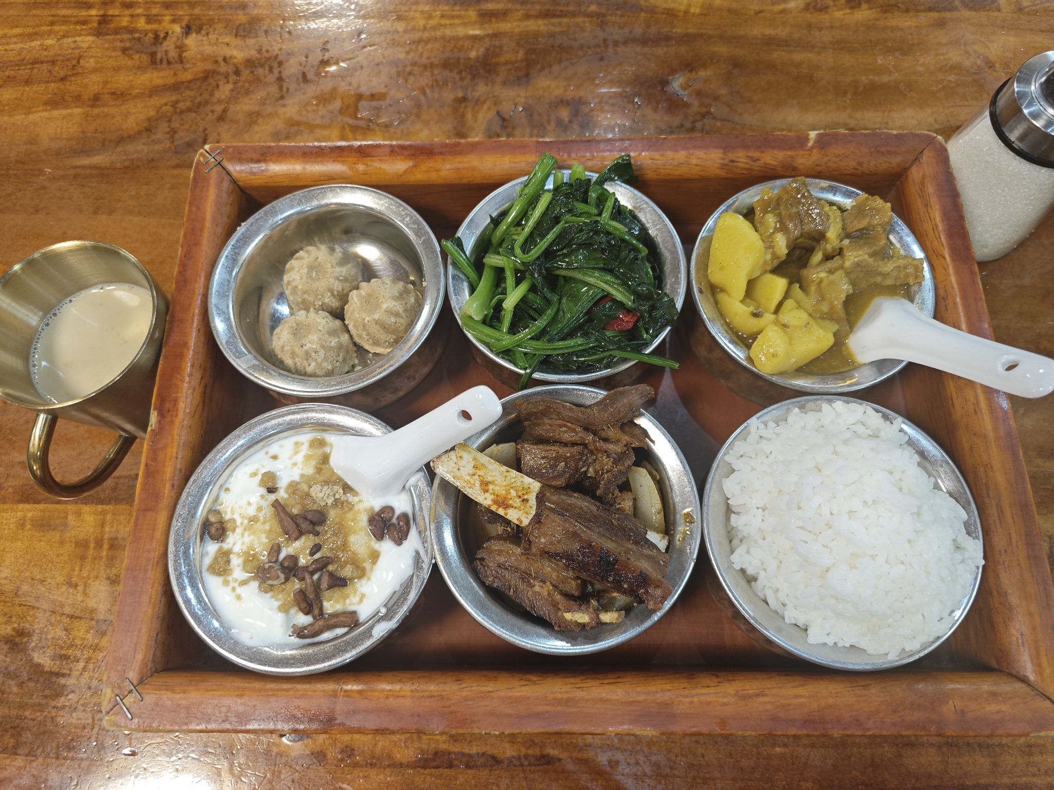 同吉康桑藏餐厅(丹杰林路店)