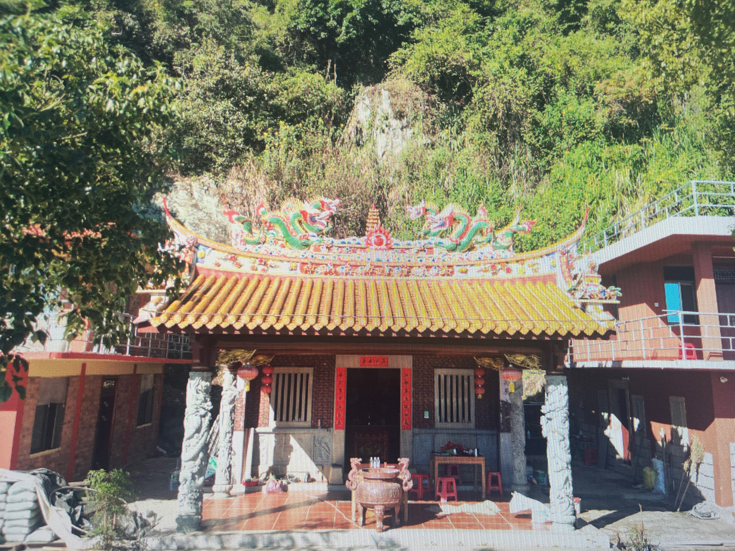 石赐岩观音亭实景照片