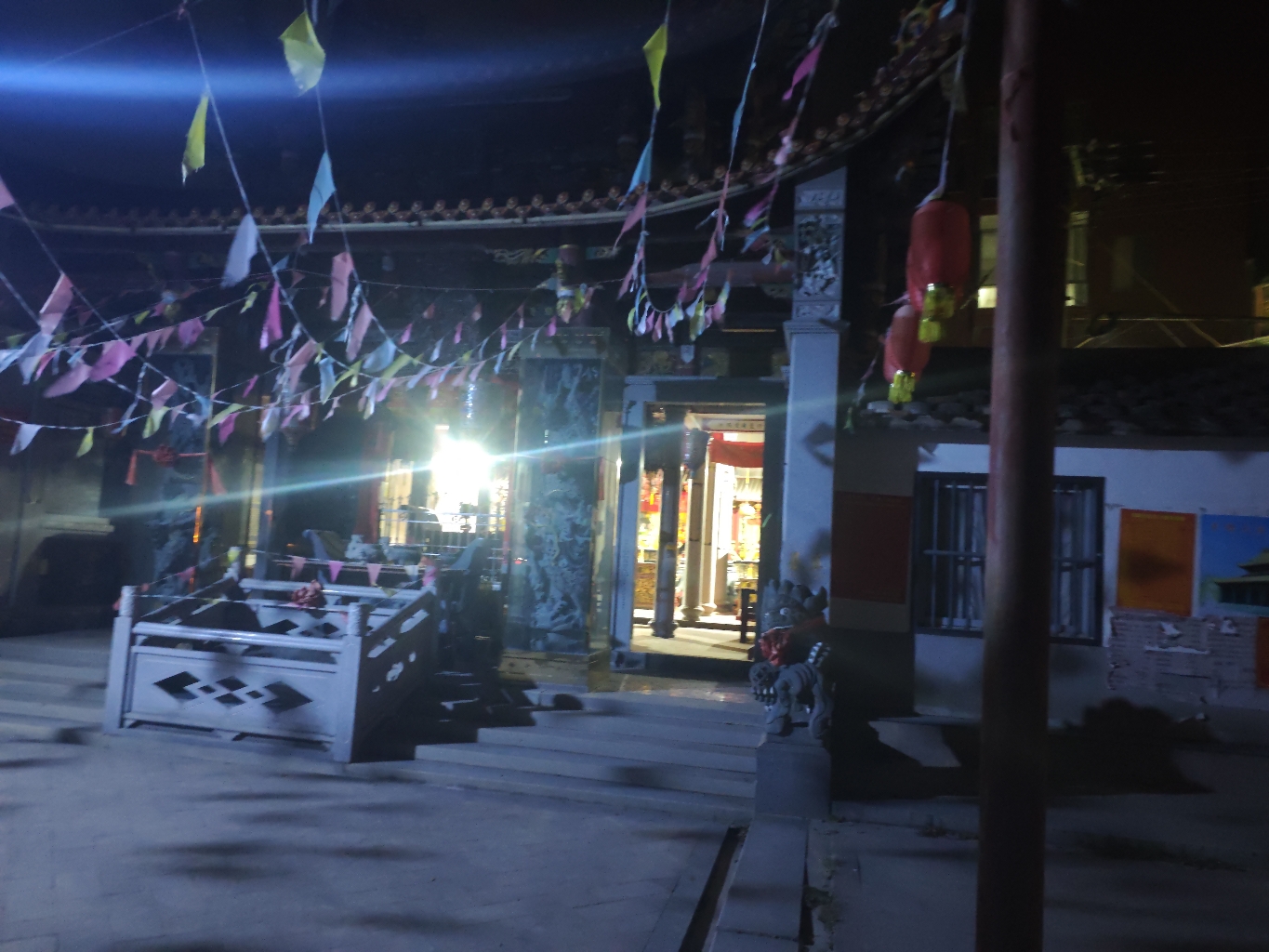 三圣庙实景照片