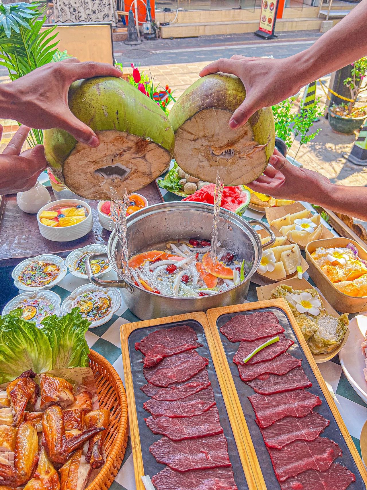 椰小鲜·海鲜槽粕醋·椰子鸡(蜈支洲后海店)