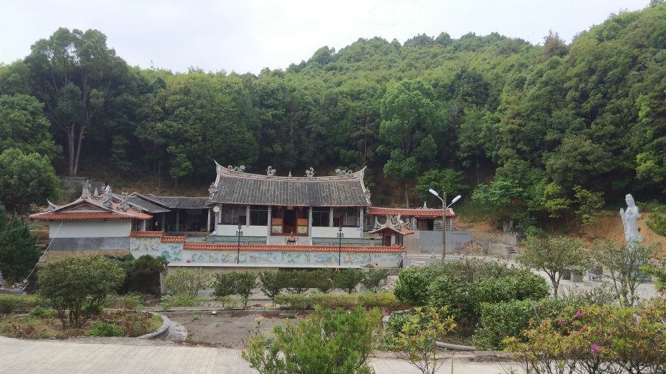 皇斗岩实景照片