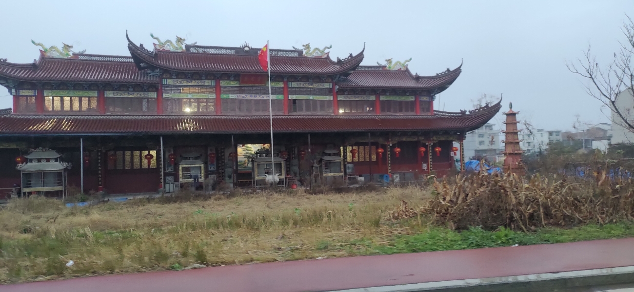 灵震庙实景照片