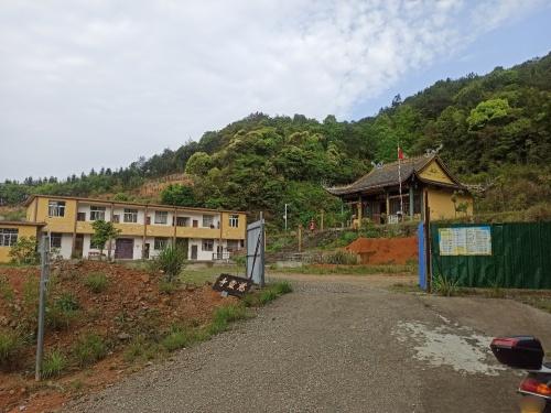 慈灵寺实景照片