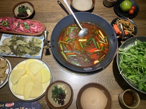 贵厨酸汤牛肉(小十字店)