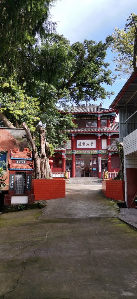射洪县通家山寺庙实景照片