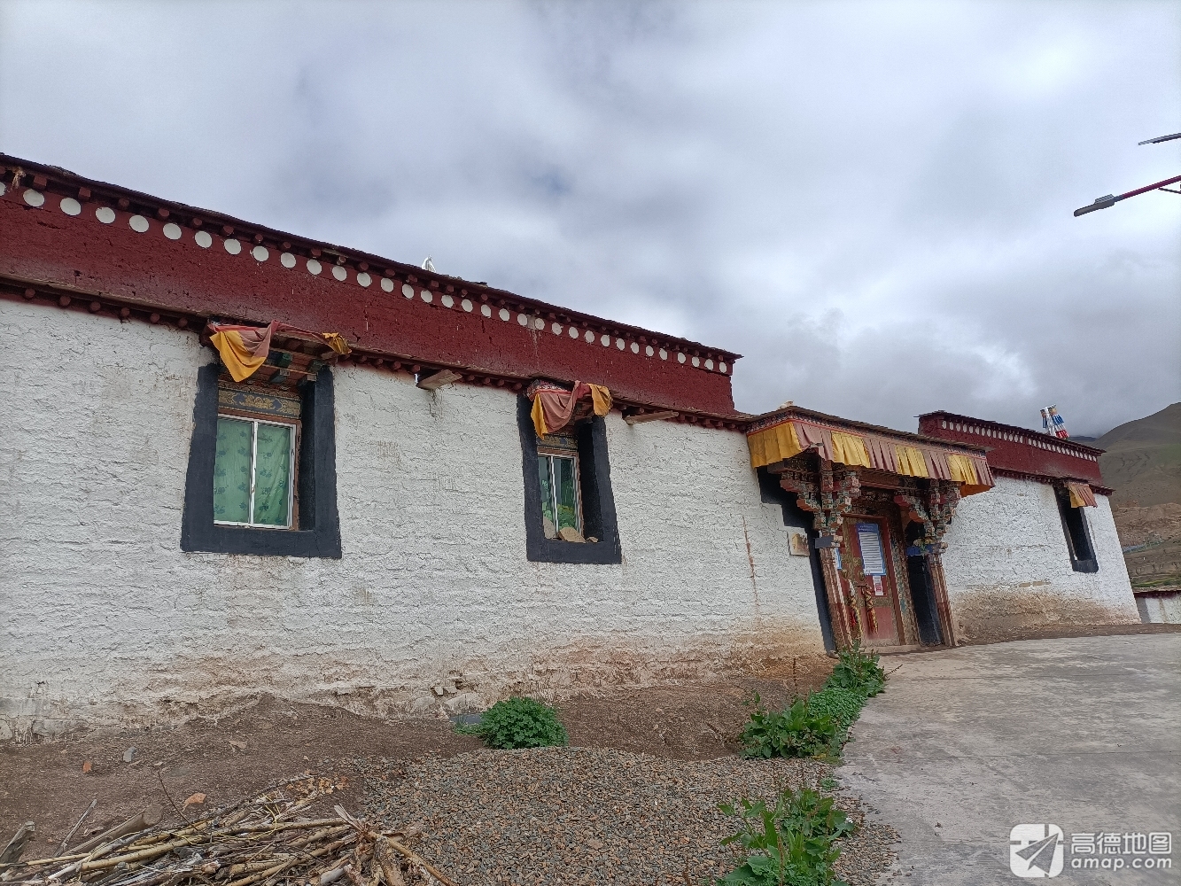 山南市措美县拿顶寺实景照片