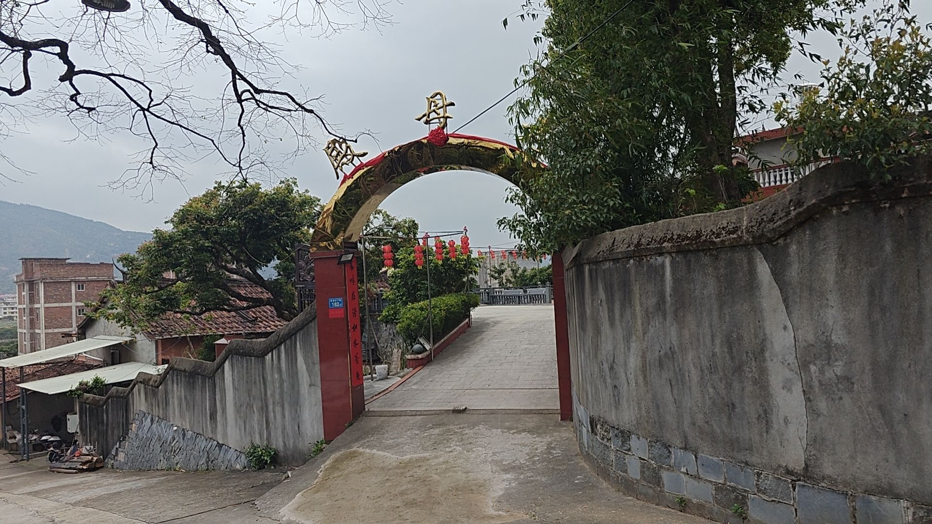 老母殿实景照片