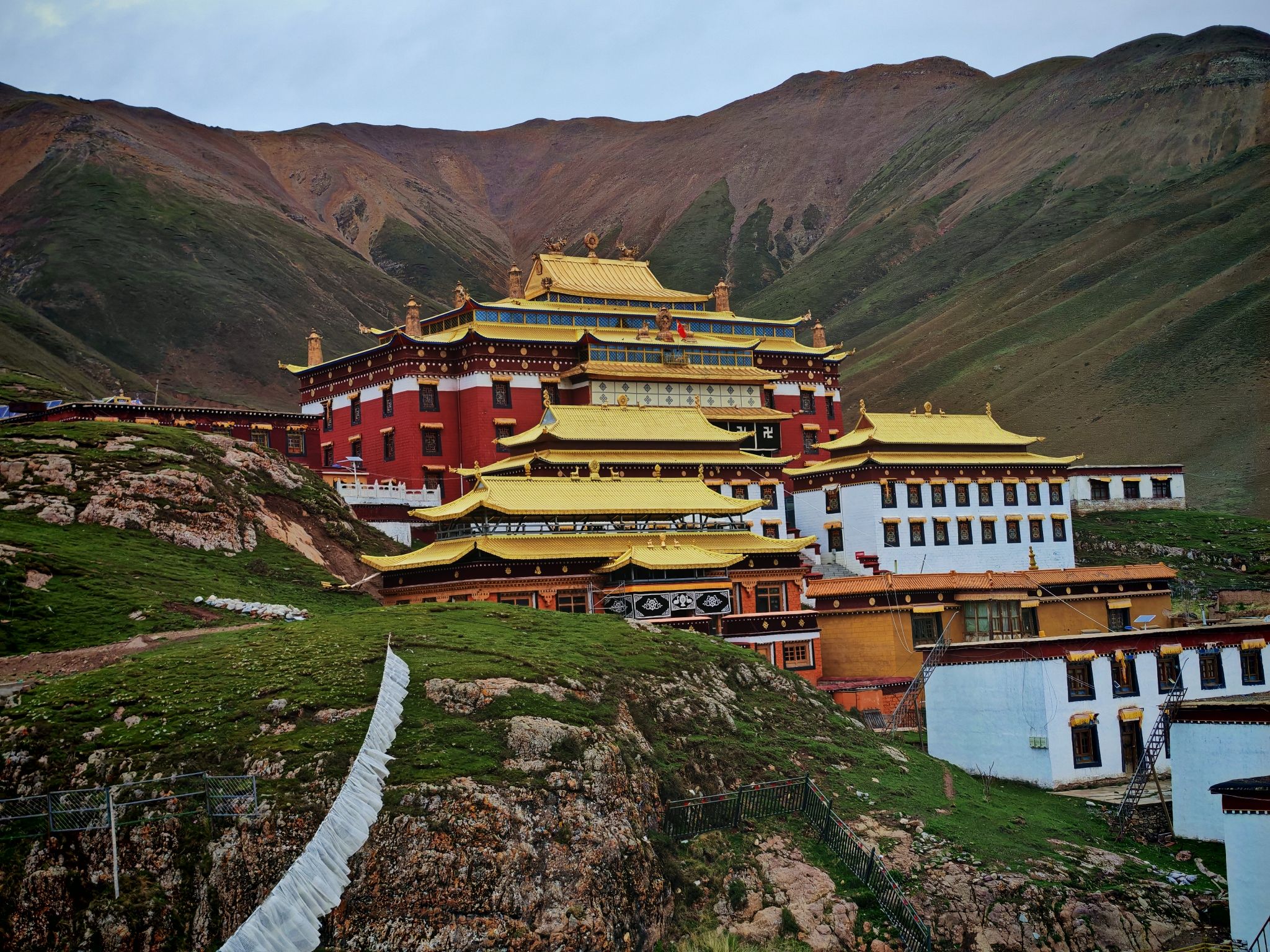 龙卡寺实景照片