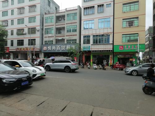 悦尚百货超市白莲店