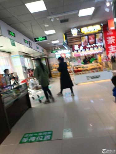 周黑鸭(河北信誉楼定州店)