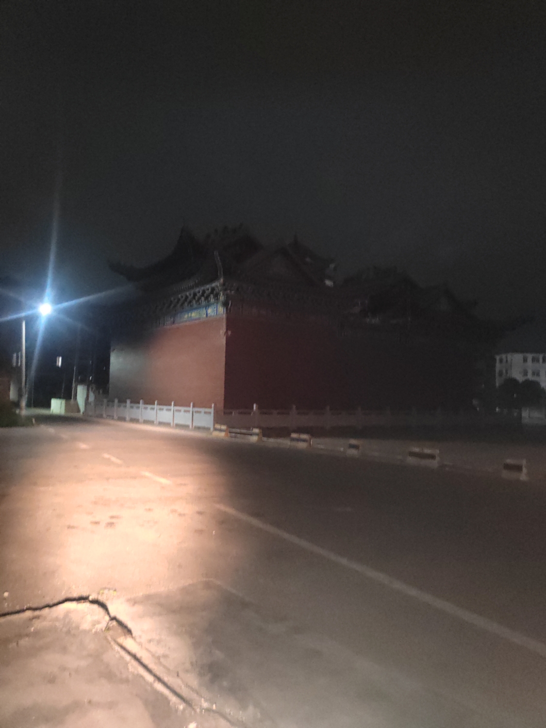 东华岭村公庙实景照片