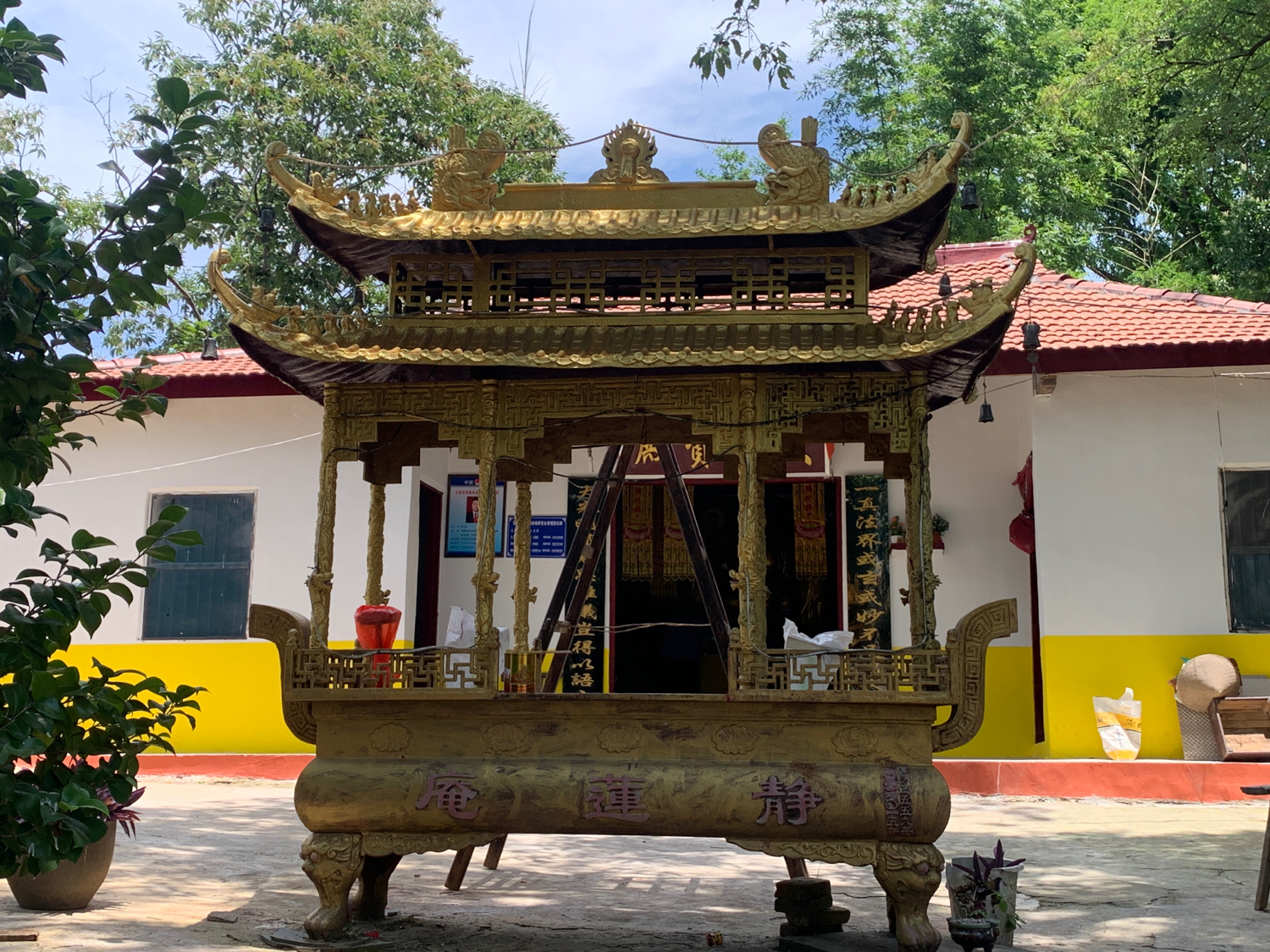 静莲寺实景照片