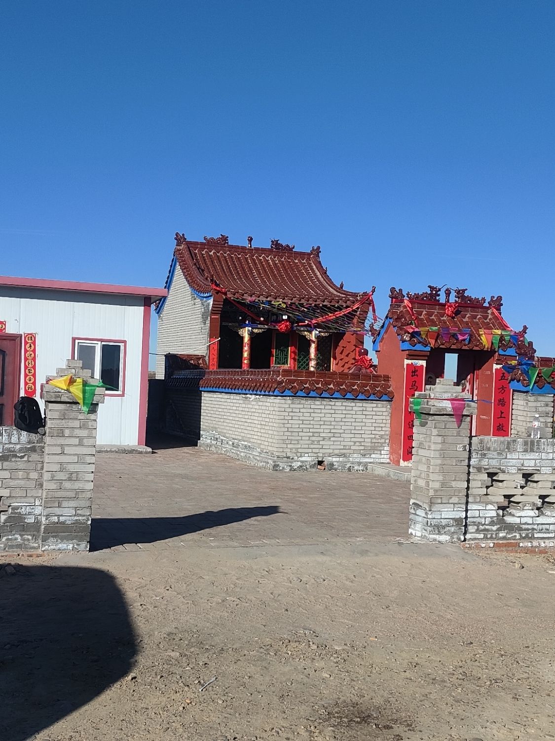 张家梁杨府庙殿实景照片