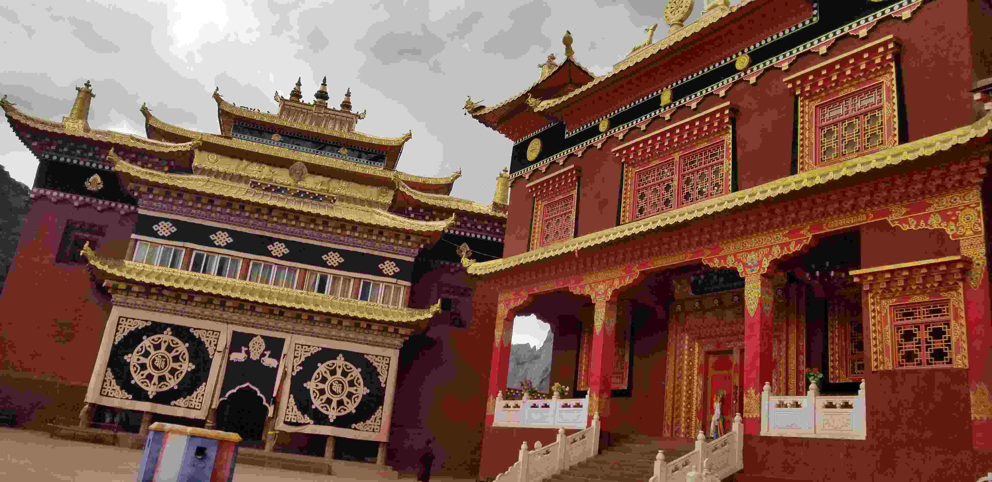 色雄寺实景照片