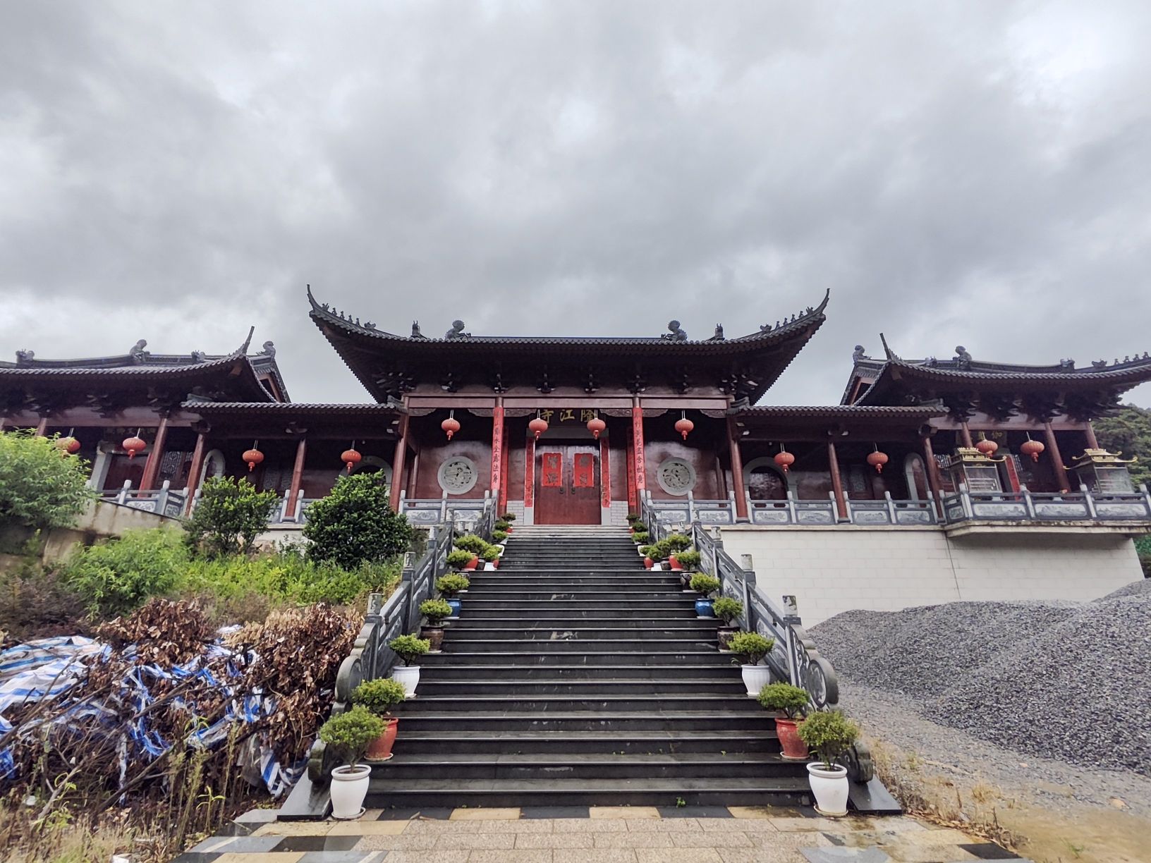 隆江寺实景照片