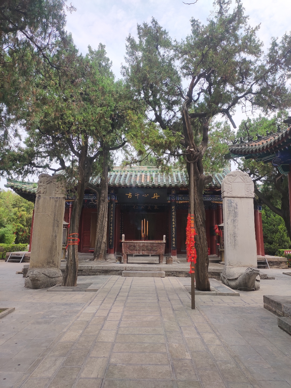 比干庙大殿实景照片