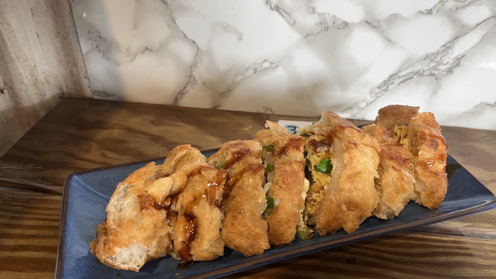 径广东路葱油饼