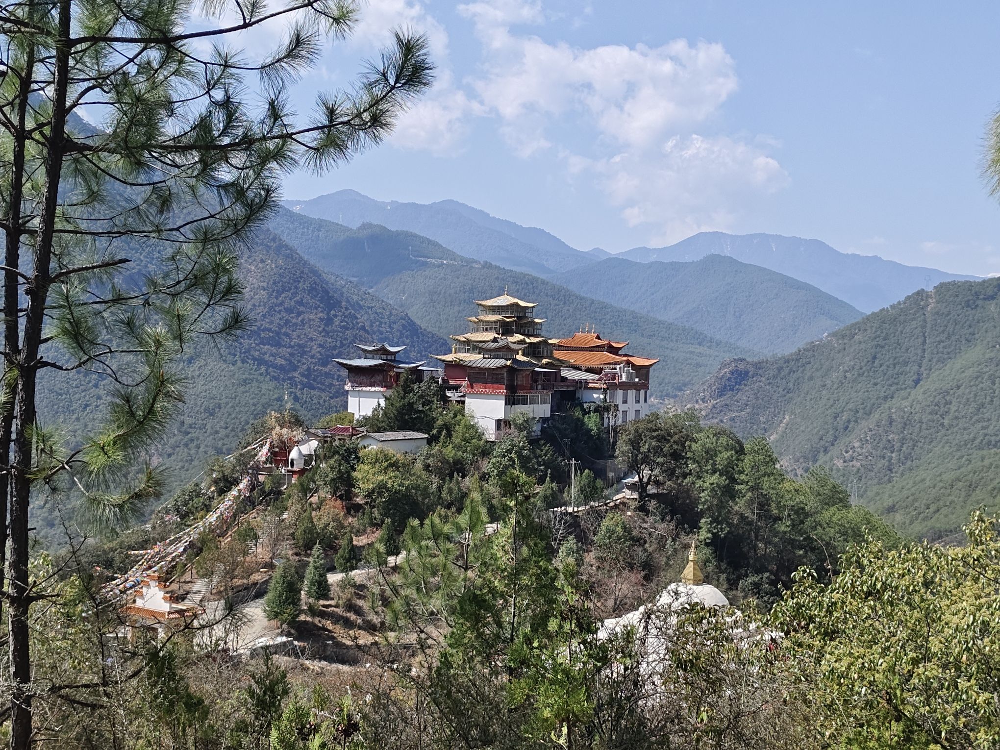 香格里拉五境乡太阳寺实景照片