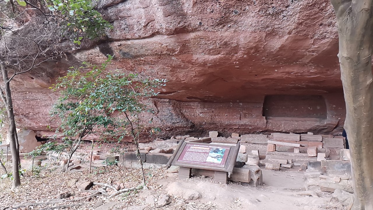 狮岩古庙实景照片
