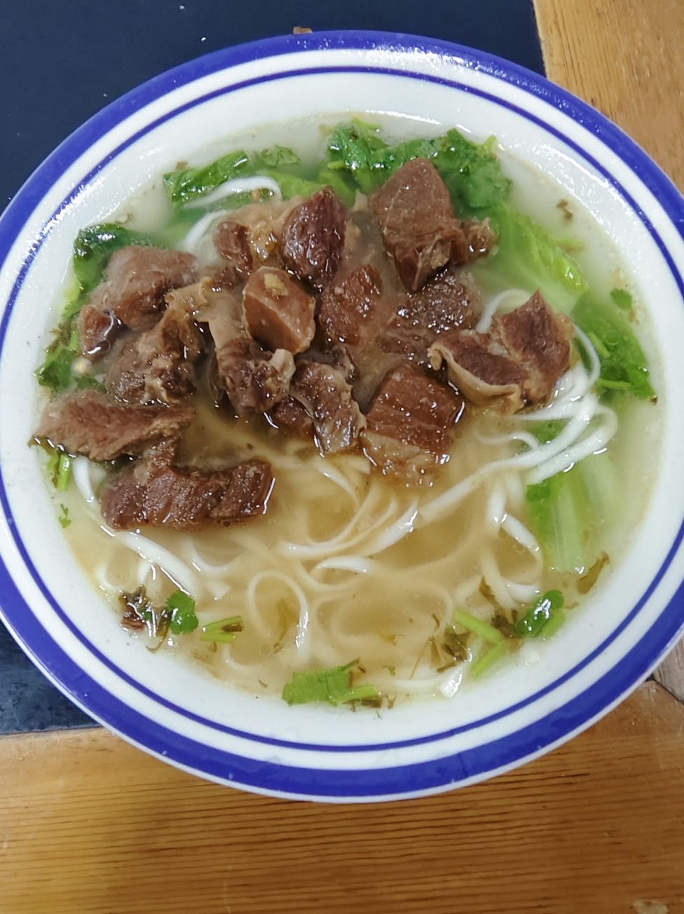 潮牛记鲜牛肉大骨粉汤