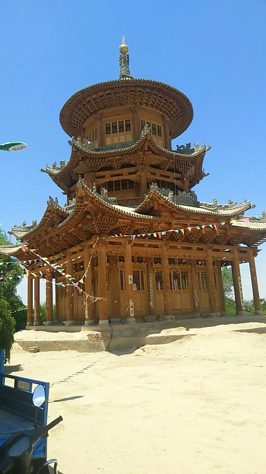 三圣殿实景照片